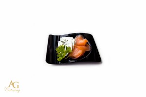 dimljeni losos s pjenicom od sira_dizajnirani zalogaj_otmjeno_VIP zalogaj_moderan catering zalogaj