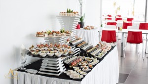 AG Catering - catering buffet stol s dizajniranim zalogajima